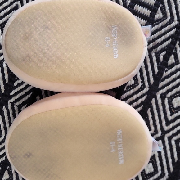 Squish mellow Pink Donut Slippers - Picture 2 of 2